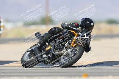 media/Oct-13-2025-Moto Forza (Mon) [[a66d839500]]/3-B Group/Session 3 (Turn 16)/